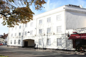 Отель The Angel Hotel  Лемингтон